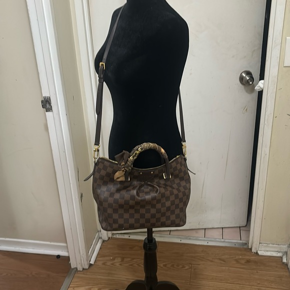 Louis Vuitton Handbags - $SOLD$ 1️⃣3️⃣0️⃣0️⃣ used authentic Louis Vuitton bag